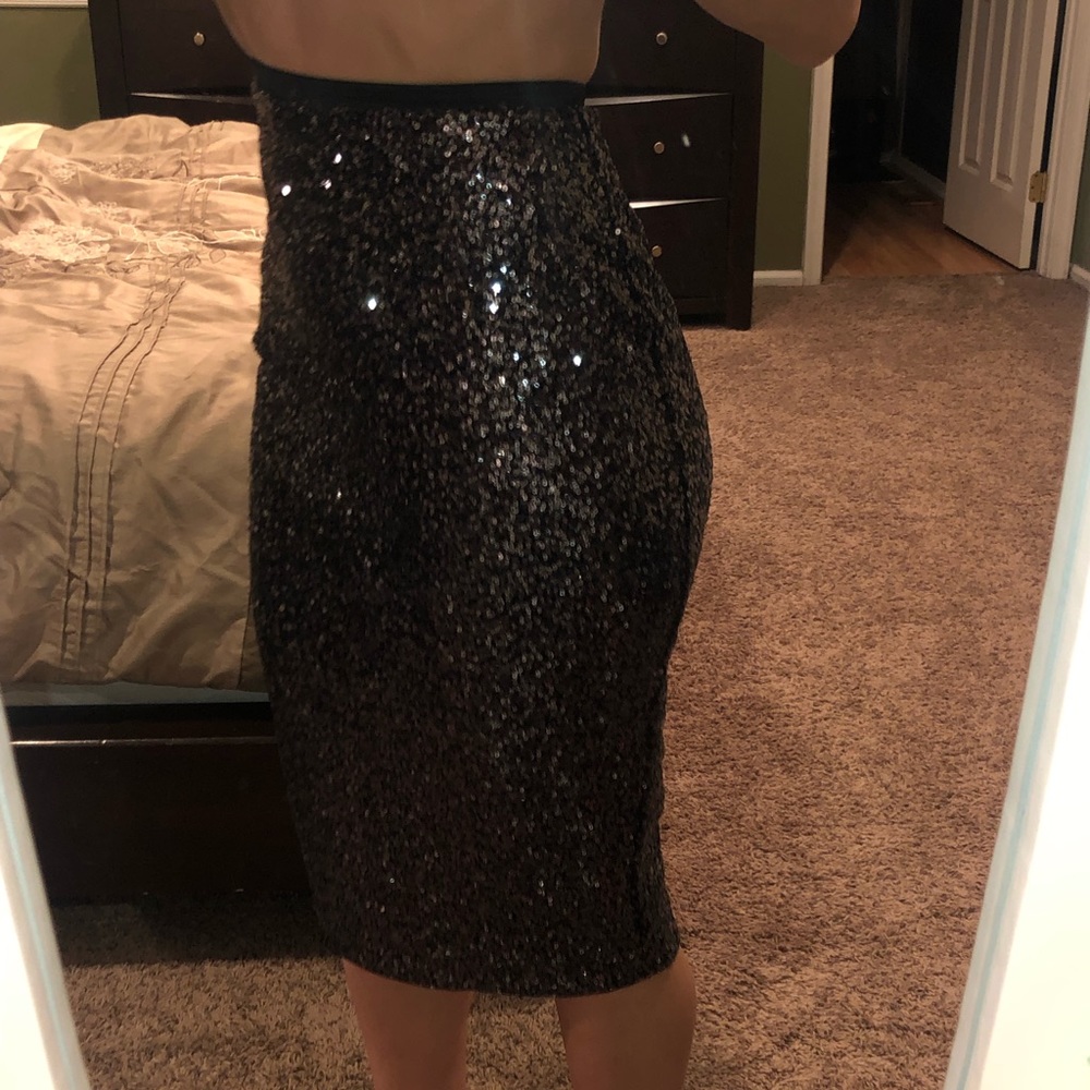 High waisted sequence pencil skirt